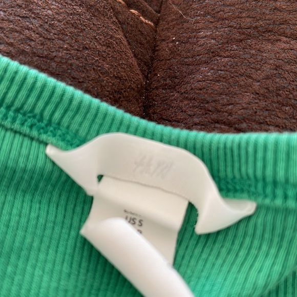H&M Size S. Color green - Picture 2 of 3